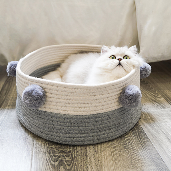 Cotton pompom pet bed